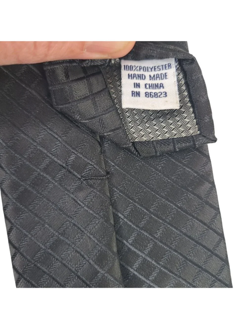 Bill Blass Essentials Tie Hanky & Tie Bar Set Black With Subtle Check Pattern